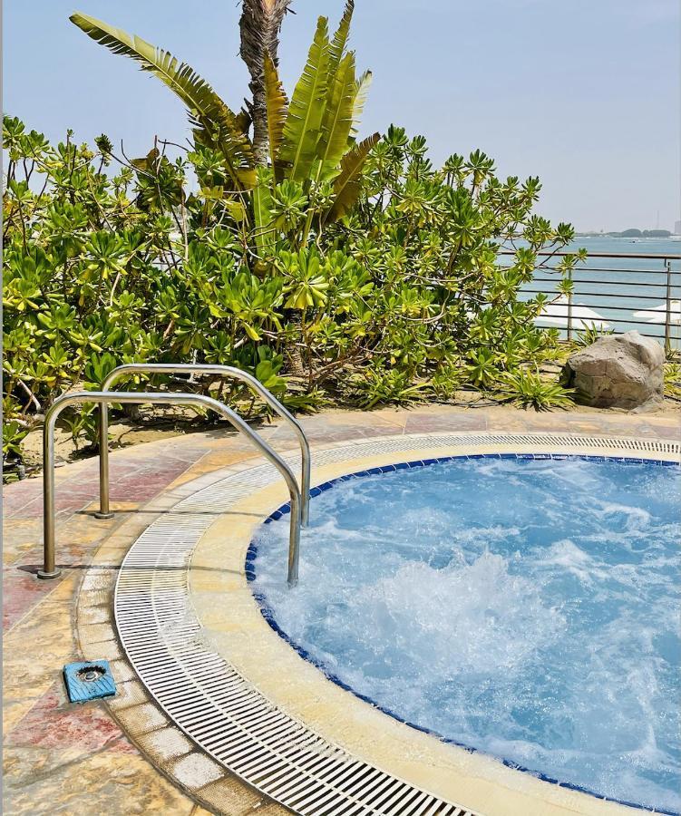 Tiara - Palm Jumeirah Apartment *