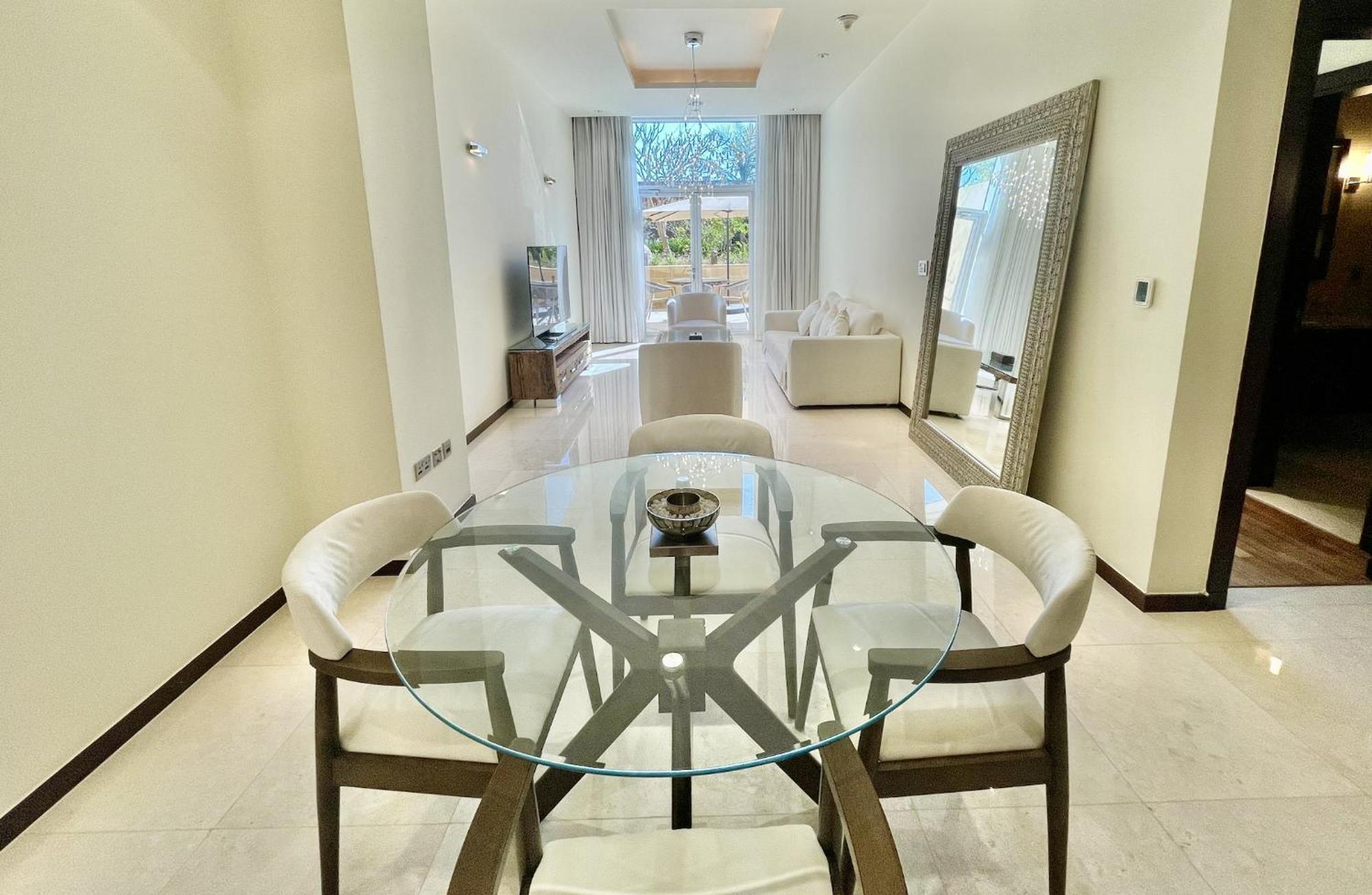 Tiara - Palm Jumeirah Apartment *
